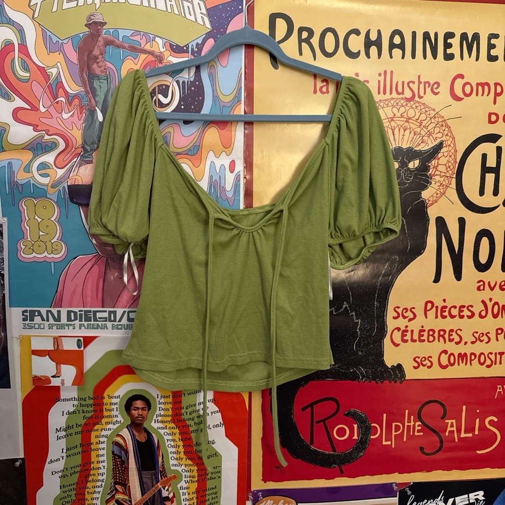 Green Crop Top w/ Puffy Sleeves